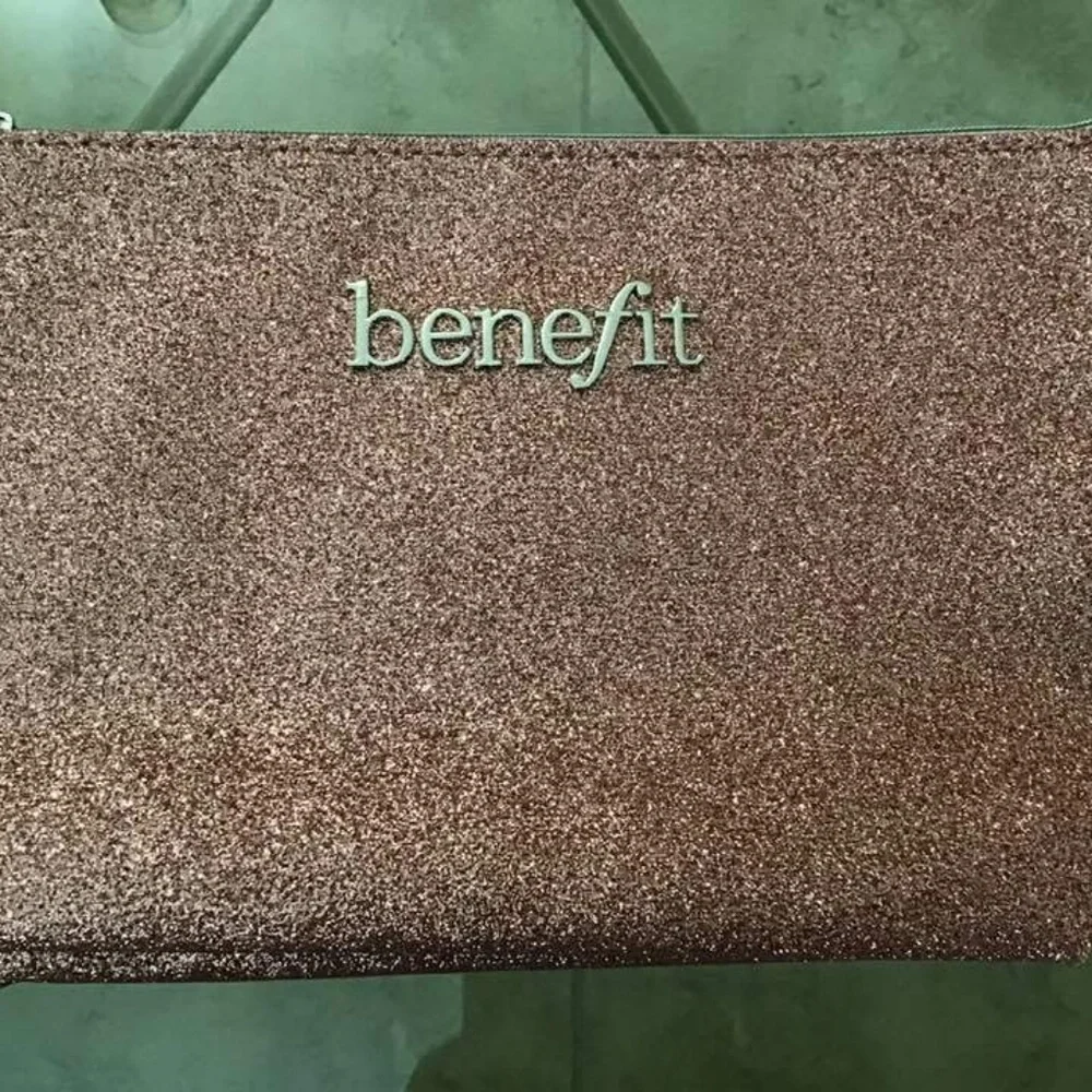 Benefit Cosmetics Makeup Bag — BRAND NEW